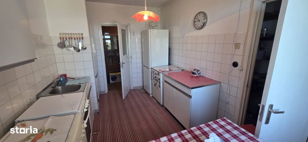 Apartament 3 camere semidecomandat – Piața Mărăști