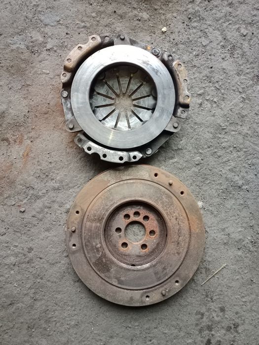 Продам  что то от ваз 06;07