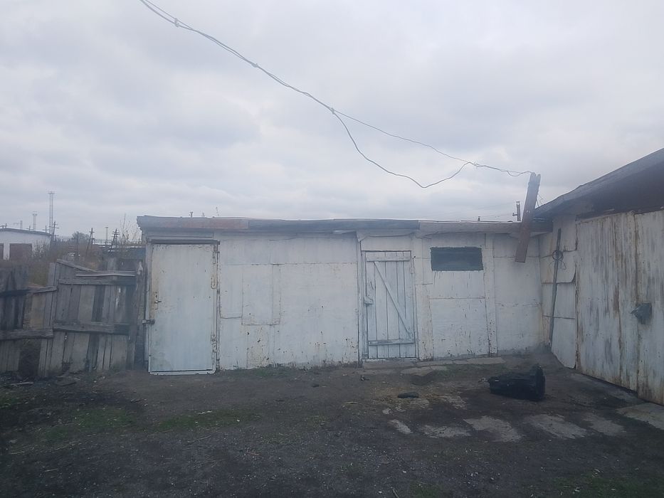 Уй сатылады жеке турган