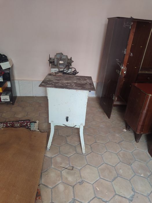 Taxta kesadigan stanok.