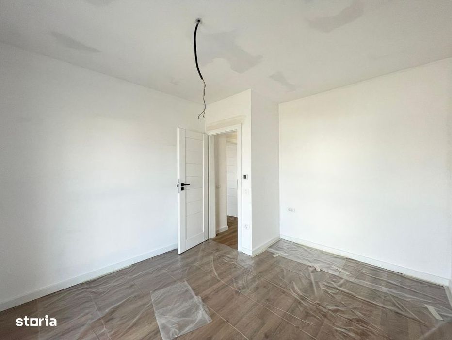 Duplex 5 camere, separat prin CT Mosnita Noua