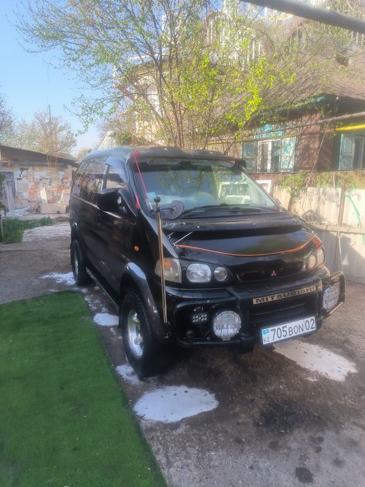 Продам Митсубиси Делика