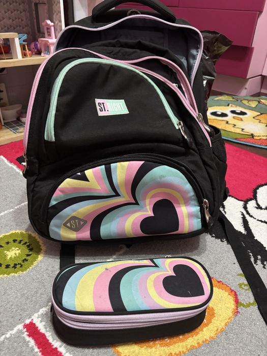 Ghiozdane diverse modele