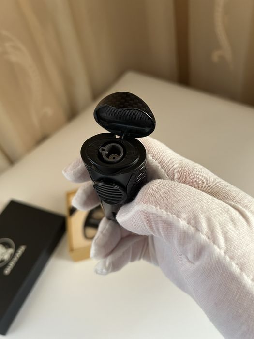 Подаръчен комплект за пури – карбон запалка и резачка, кутия