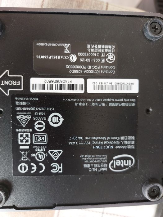 Nuc i7  Мини компютър