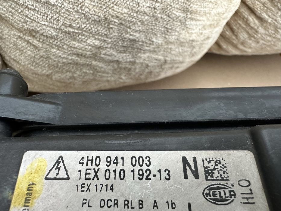 Faruri / Far stanga, Far dreapta Audi A8 2010-2014