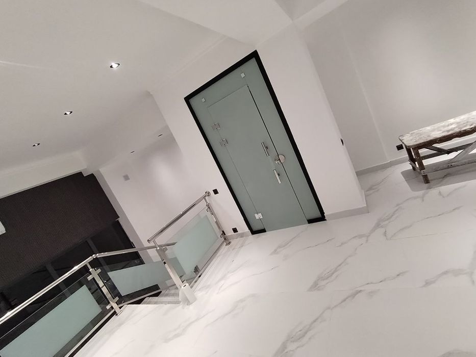 Dush kabina kalyonni oyna