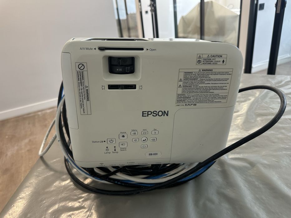 проектор Epson серии 3LCD