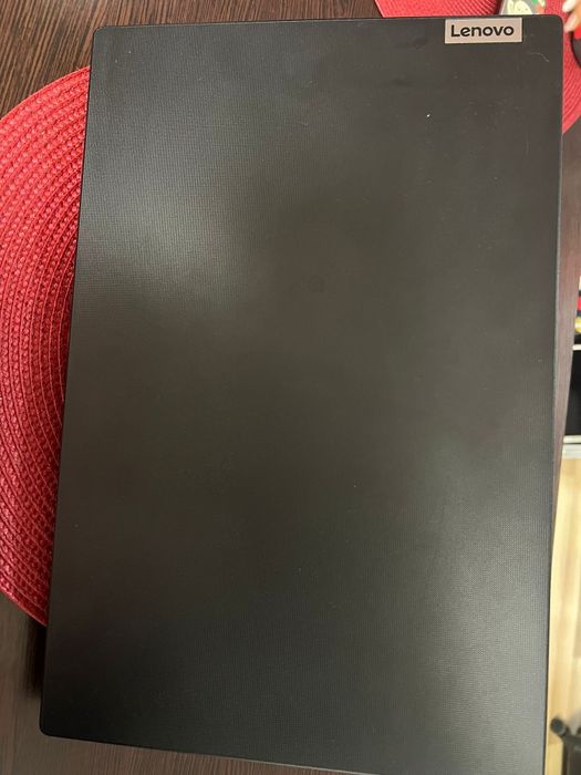 Laptop Lenovo V15 G4 IAH / I5 12500h /SSD / 8 gb