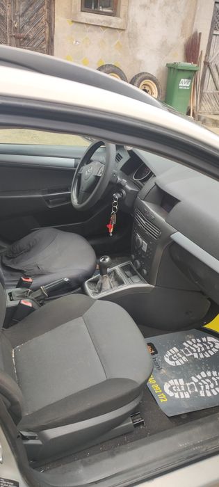 dezmembrez opel 17 cdti an 2005