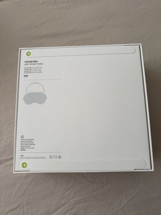 AirPods Max нови