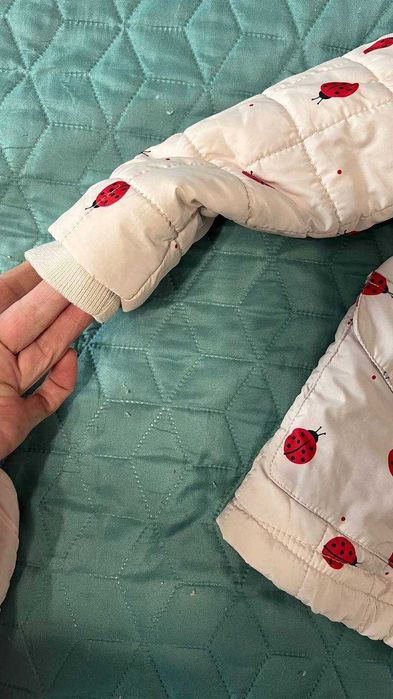 Продавам комплект от 2 детски якета Sinsay, размер 92