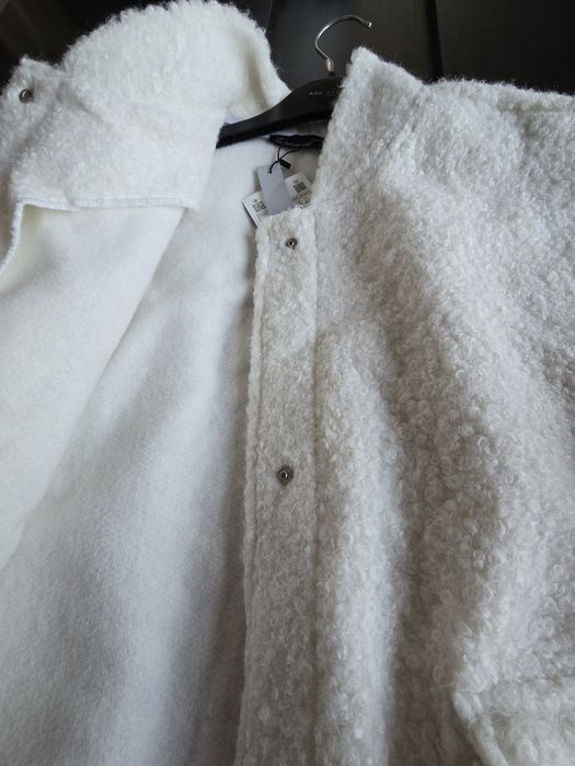 Бяло дамско яке оувърсайз