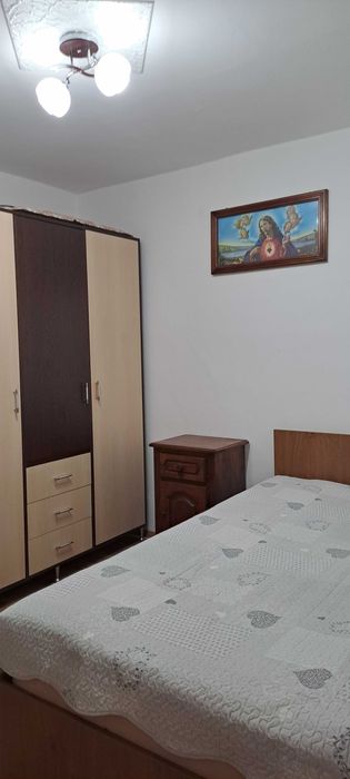 Vand apartament cu doua camere