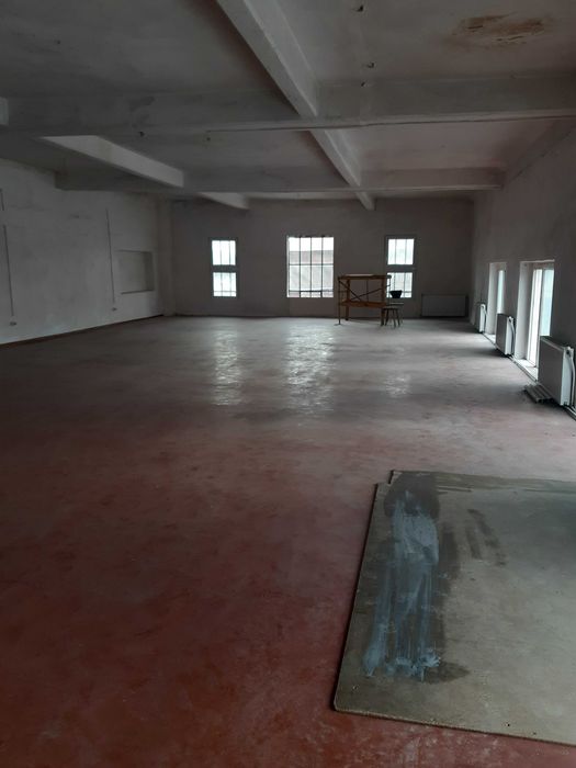 Spatiu in hala zona  Castel