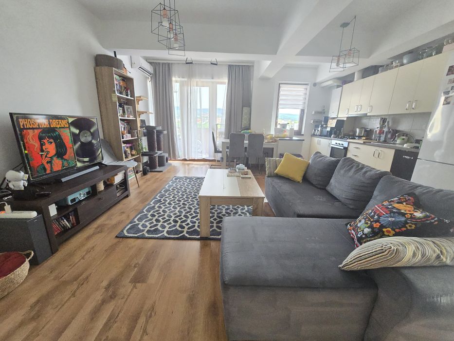 Inchiriez apartament 2 camere  + parcare pt UNTOLD!