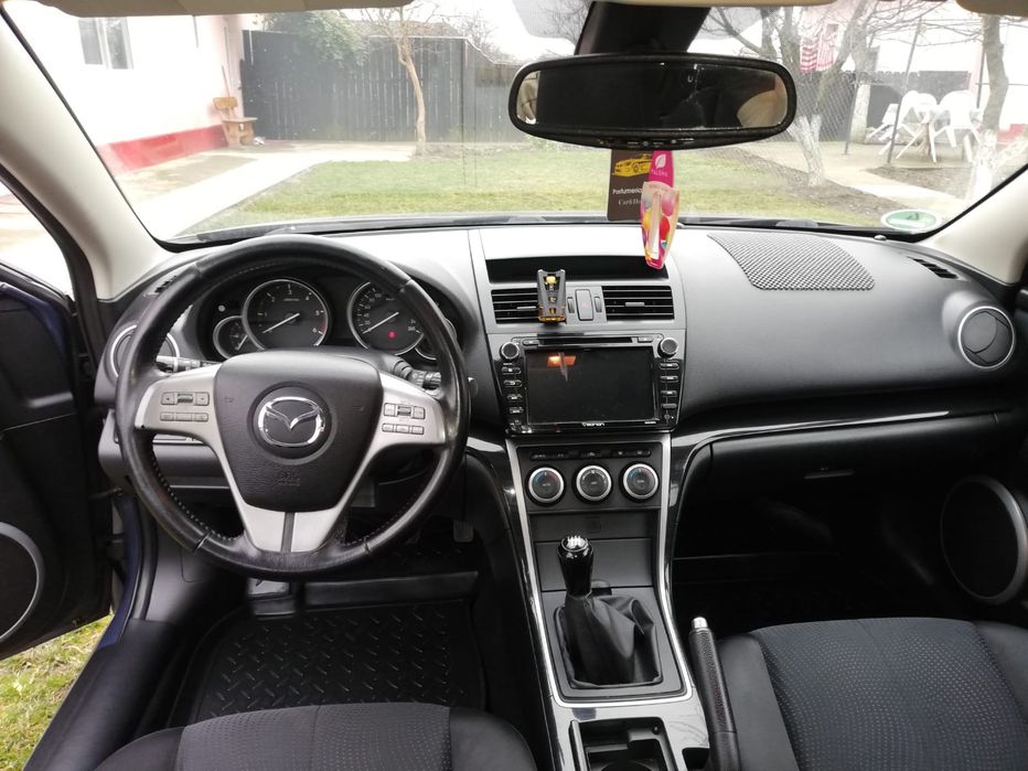 Vând mazda 6 an 2009