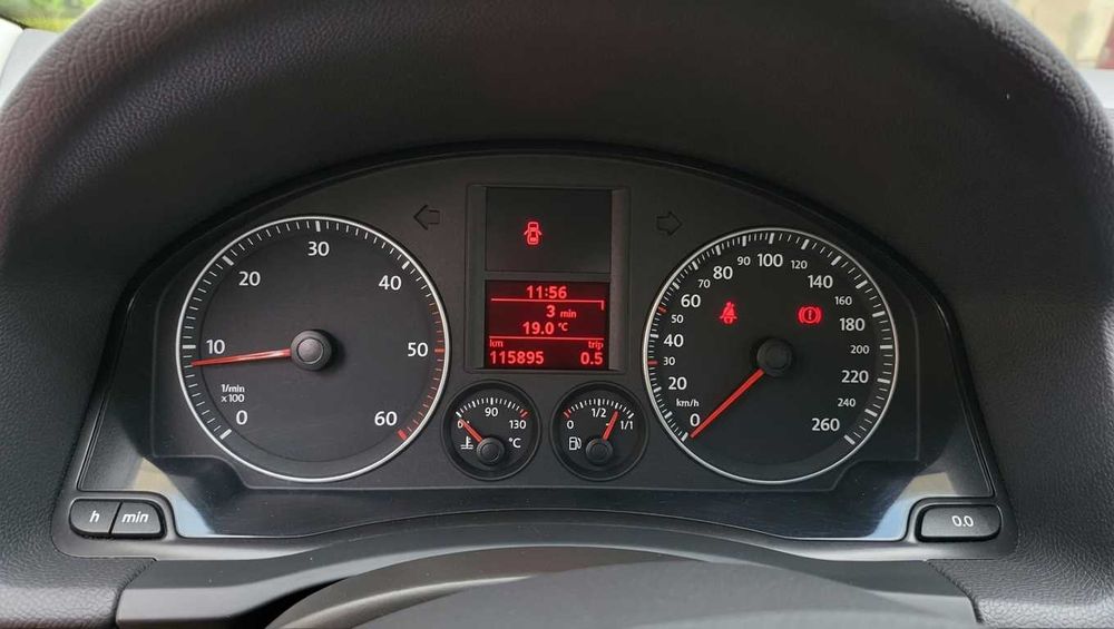 Volkswagen Golf 1.9 tdi – 2004 foarte bine intretinut | 115.895 km reali  | 2.999 €