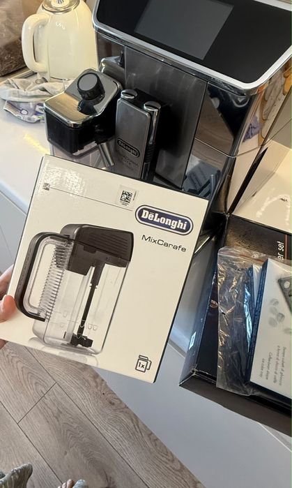 DeLonghi PrimaDonna Elite Experience ECAM 650.85.MS