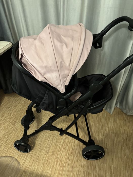 Коляска прогулочная маневренная легкая