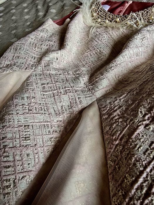 Рокля JUNONA - разкроена рокля с пера