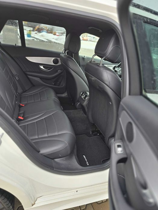 Mercedes C-Klass C220d AMG Pachet Interior-Exterior Led Navi Camera