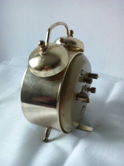 Механичен часовник будилник