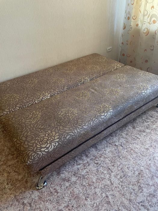 Продам диван книжка
