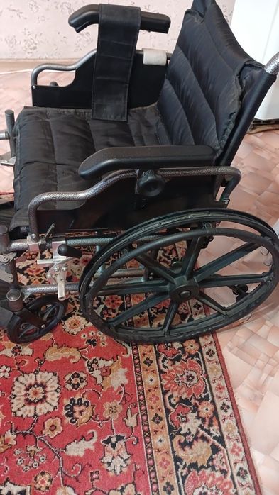 Коляска инвалидная