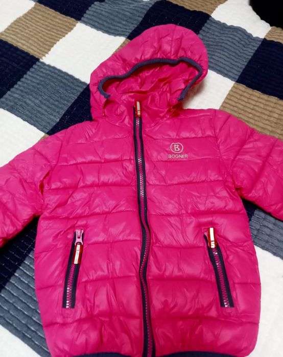 Продам куртки на девочку