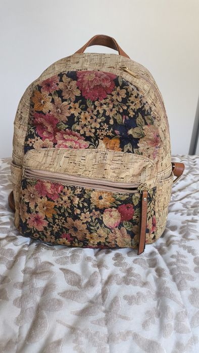 Дамска цветна раница