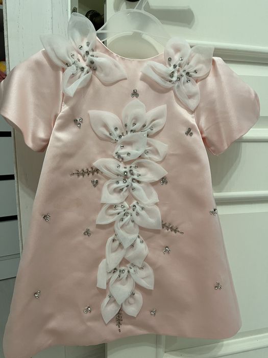 Продаю детские платья  на девочку