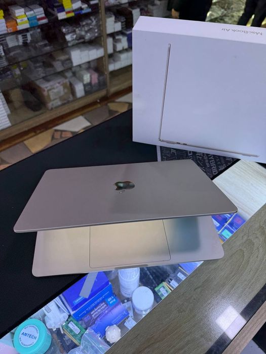 Notebook sotiladi MacBook Air M4 2025