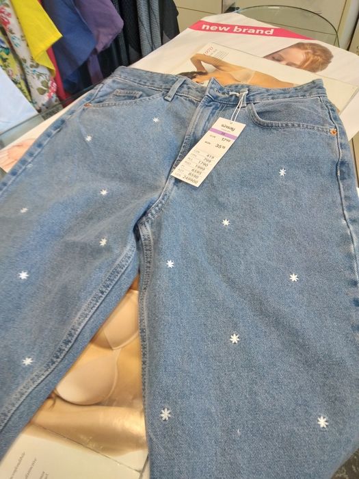 Дънки с цветя  за пролетта 38 номер