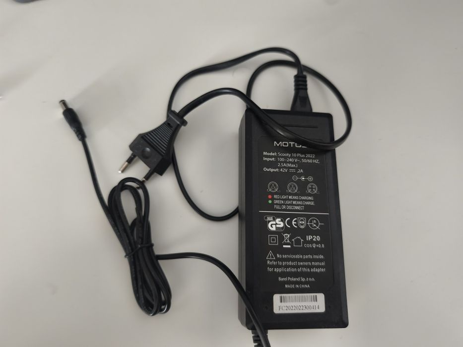 Încărcător trotineta Motus