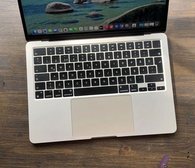 MacBook Air M2 2022