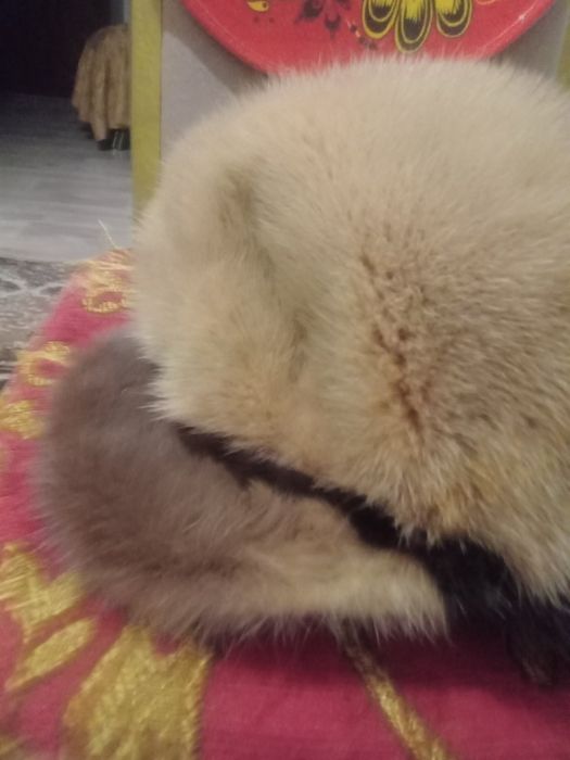 Шапки женские б/у