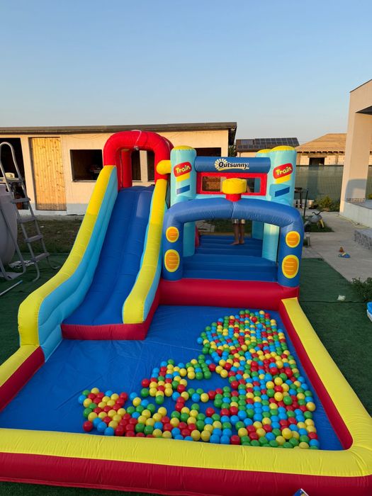Tobogan gonflabil cu apa sau bile