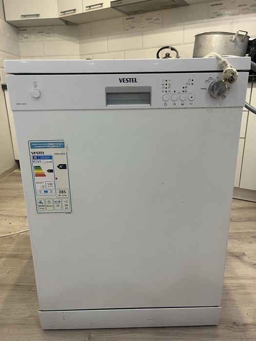 Продам посудомоечную машину