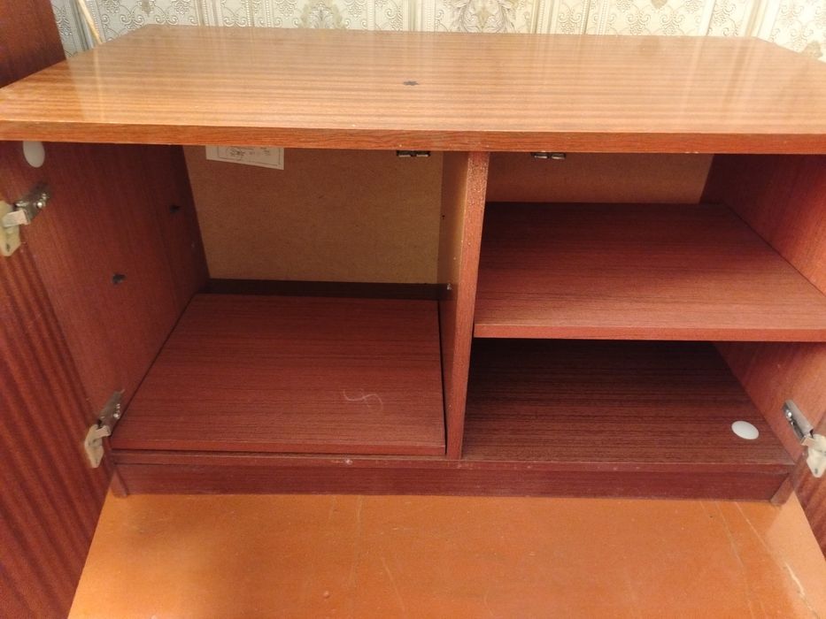 Продам тумбочки и тумбы