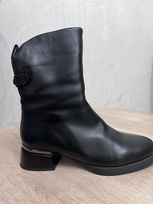 Зимние женские ботинки