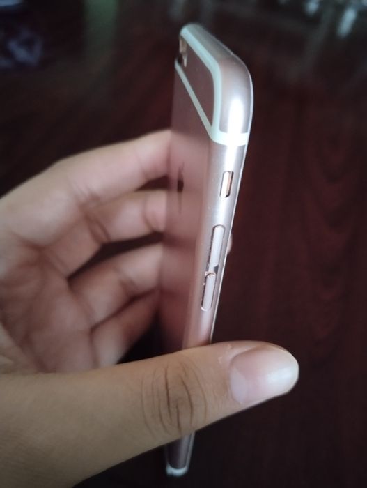 Продам айфон 6с розовый