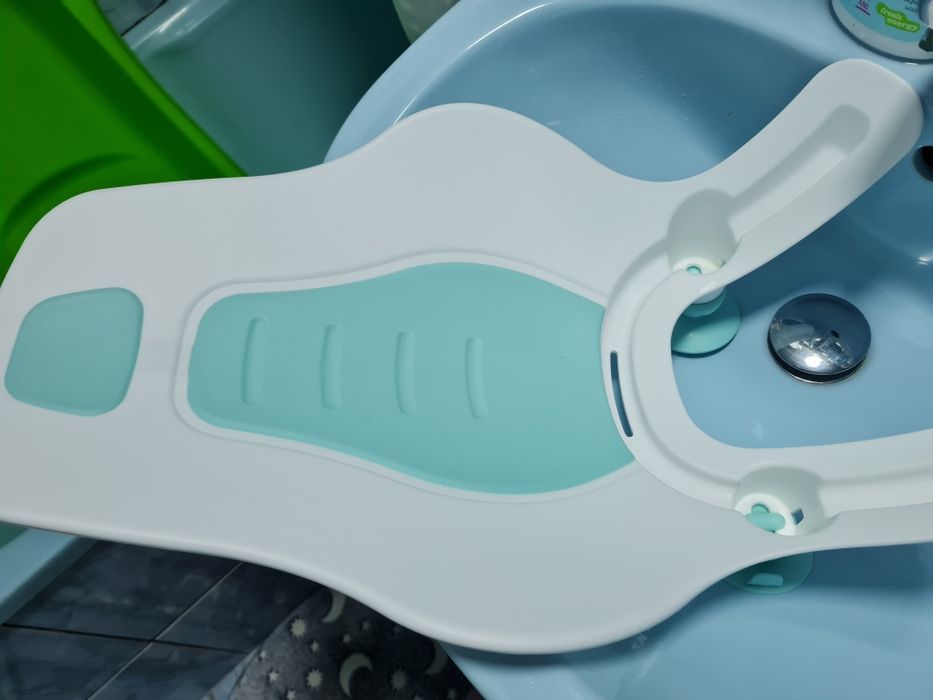 Vând scaun baie bebe