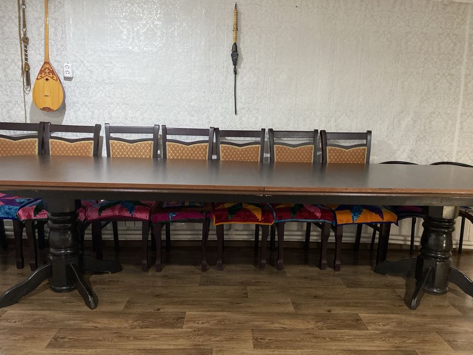 Стол для зала.