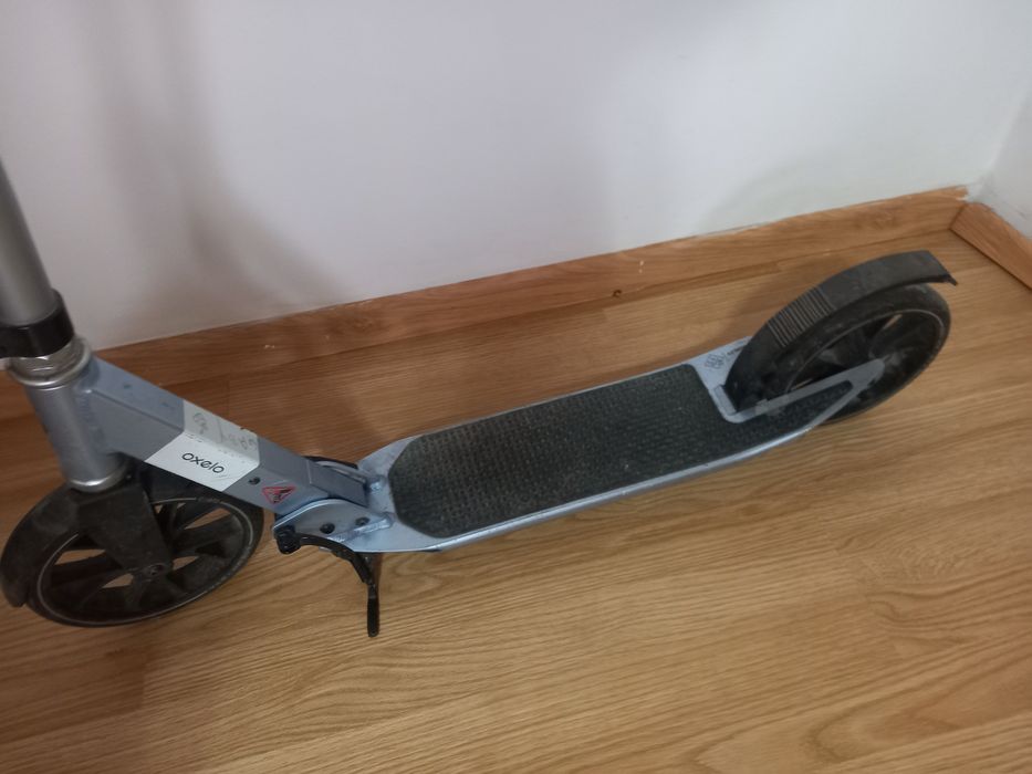 Vând trotineta  Oxelo gri