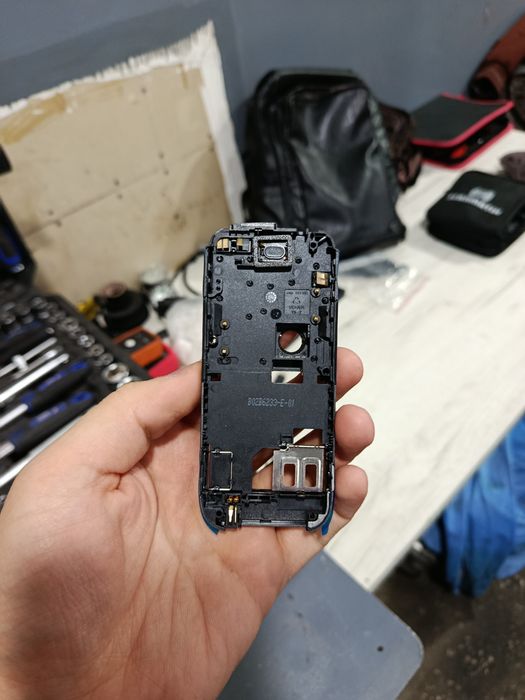 Продается Nokia 6233 серединка