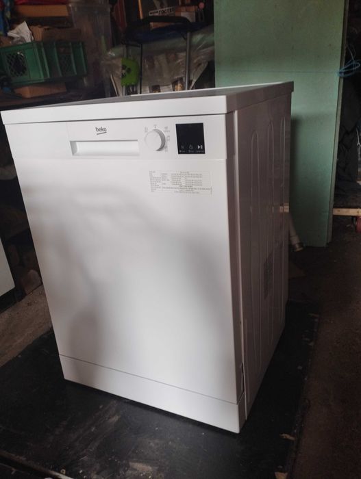 Съдомиялна свободно стояща BEKO-модел DVN05320W