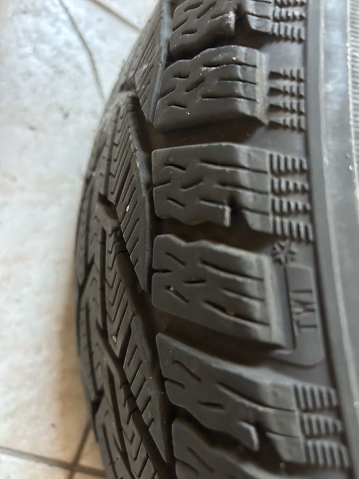 4 cauciucuri de iarna 225/50 r17