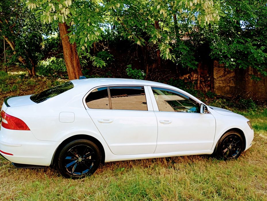 Vând Skoda Superb automata2014