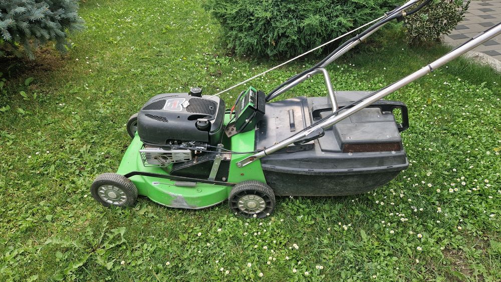 Masina de tuns gazonu cu autopropulsie si pornire la cheie
